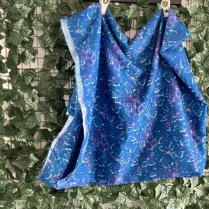 Untagged Floral Patterned Fabric‎ approximately 60” tall by 5 ft